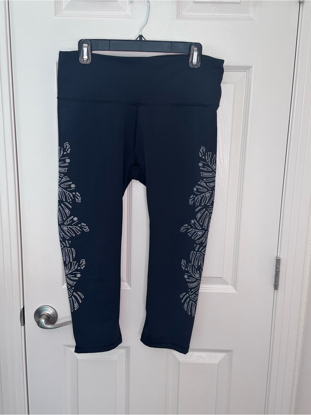 GapFit GFast Black Cropped Leggings Palm Print Size L Athletic Worko - Picture 2 of 11